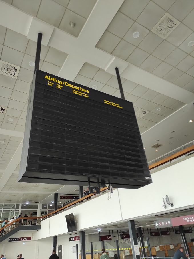 Schönefeld Flughafen Anzeigetafel