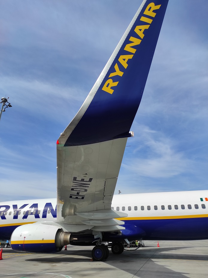 ryanair fluegel