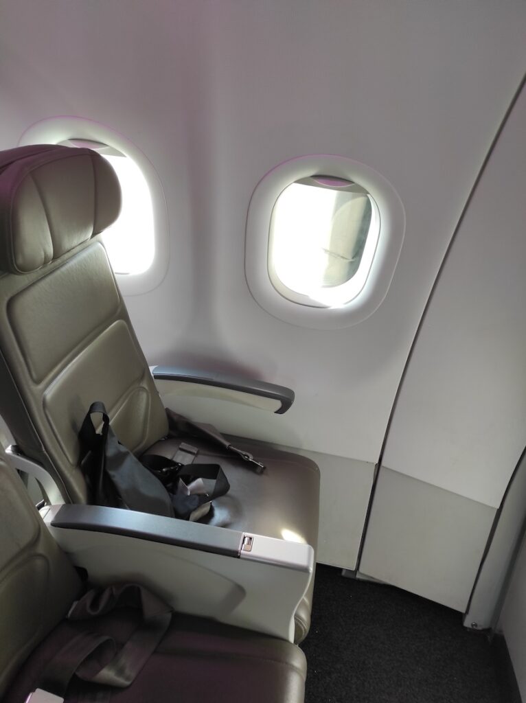 Bewertung: Iberia Business Class Airbus A321 Neo Madrid - Lanzarote Sitz